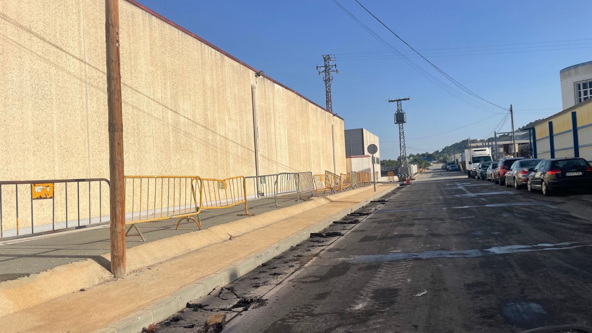 Ejecutadas las obras de mejora de infraestructuras en la Calle España del Polígono Industrial de Cañada